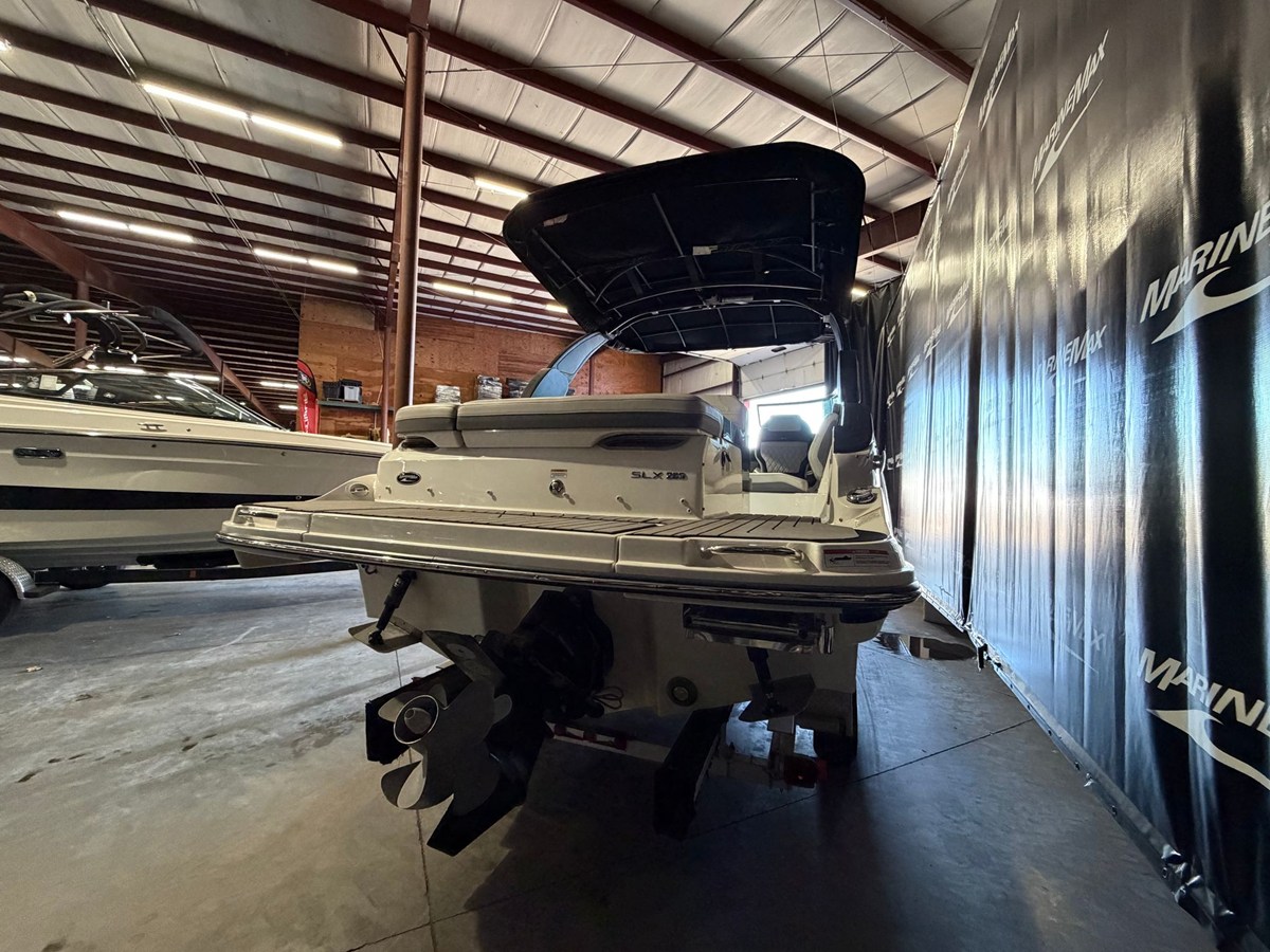 2024 Sea Ray SLX 260 8