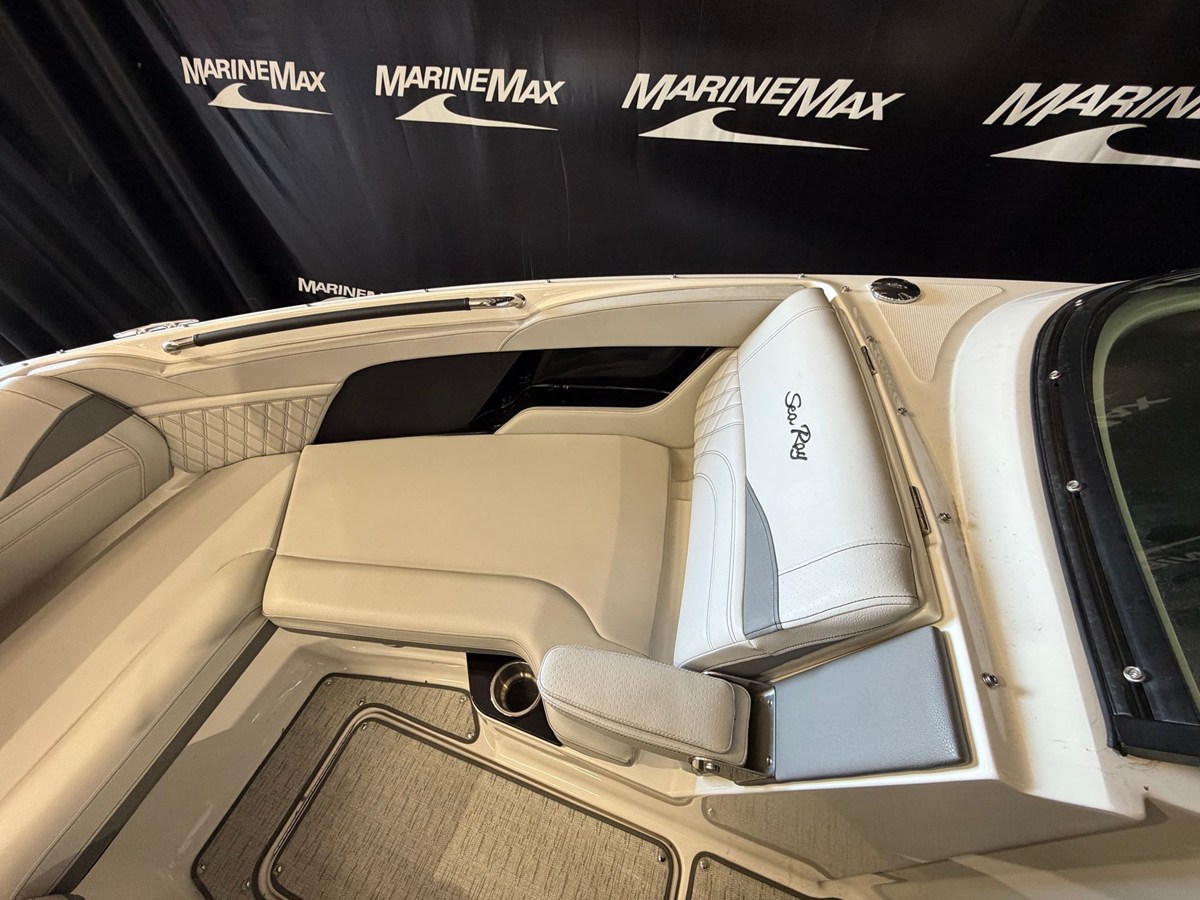 2024 Sea Ray SLX 260 50
