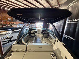 2024 Sea Ray SLX 260 12