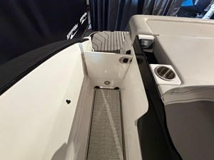 2024 Sea Ray SLX 260 13