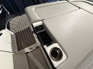2024 Sea Ray SLX 260 14