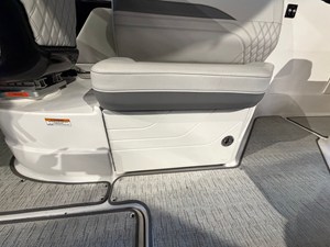 2024 Sea Ray SLX 260 20