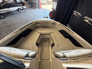 2024 Sea Ray SLX 260 48