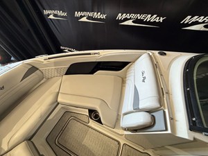 2024 Sea Ray SLX 260 49