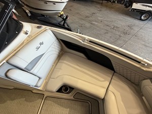 2024 Sea Ray SLX 260 52
