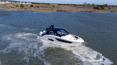 Sea Ray 370 SUNDANCER OB 2 2025 Sea Ray 370 SUNDANCER OB 3