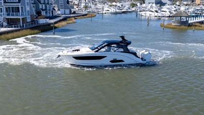 Sea Ray 370 SUNDANCER OB 6 2025 Sea Ray 370 SUNDANCER OB 7