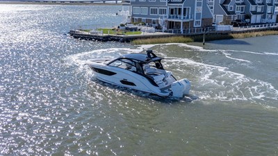 Sea Ray 370 SUNDANCER OB 7 2025 Sea Ray 370 SUNDANCER OB 8