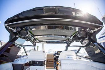 Sea Ray 370 SUNDANCER OB 25 2025 Sea Ray 370 SUNDANCER OB 26