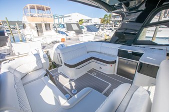 Sea Ray 370 SUNDANCER OB 30 2025 Sea Ray 370 SUNDANCER OB 31