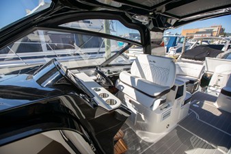 Sea Ray 370 SUNDANCER OB 45 2025 Sea Ray 370 SUNDANCER OB 46