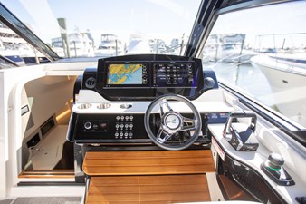 Sea Ray 370 SUNDANCER OB 49 2025 Sea Ray 370 SUNDANCER OB 50