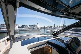 Sea Ray 370 SUNDANCER OB 61 2025 Sea Ray 370 SUNDANCER OB 62