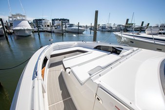Sea Ray 370 SUNDANCER OB 62 2025 Sea Ray 370 SUNDANCER OB 63