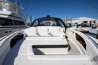 Sea Ray 370 SUNDANCER OB 64 2025 Sea Ray 370 SUNDANCER OB 65
