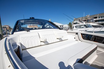Sea Ray 370 SUNDANCER OB 66 2025 Sea Ray 370 SUNDANCER OB 67