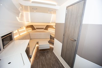 Sea Ray 370 SUNDANCER OB 86 2025 Sea Ray 370 SUNDANCER OB 87