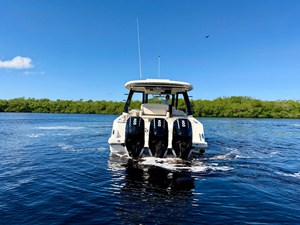 Boston Whaler 350 REALM 2 2023 Boston Whaler 350 REALM 3