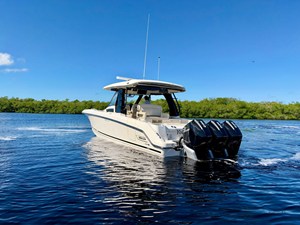 Boston Whaler 350 REALM 3 2023 Boston Whaler 350 REALM 4
