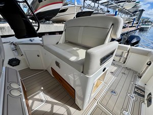 Boston Whaler 350 REALM 7 2023 Boston Whaler 350 REALM 8
