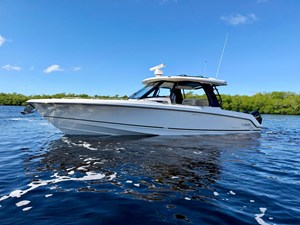 Boston Whaler 350 REALM 20 2023 Boston Whaler 350 REALM 21