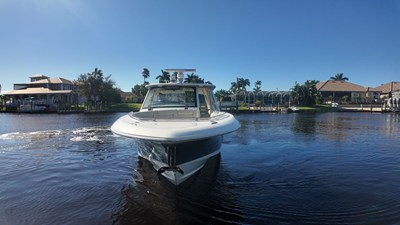 Boston Whaler 380 REALM 4 2022 Boston Whaler 380 REALM 5