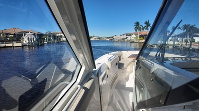 Boston Whaler 380 REALM 18 2022 Boston Whaler 380 REALM 19