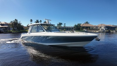 Boston Whaler 380 REALM 23 2022 Boston Whaler 380 REALM 24