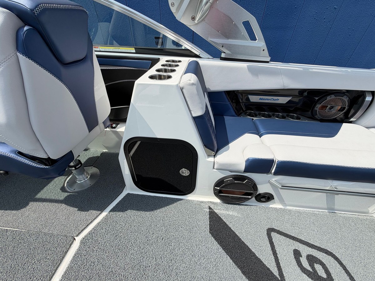 2019 Mastercraft X26 21