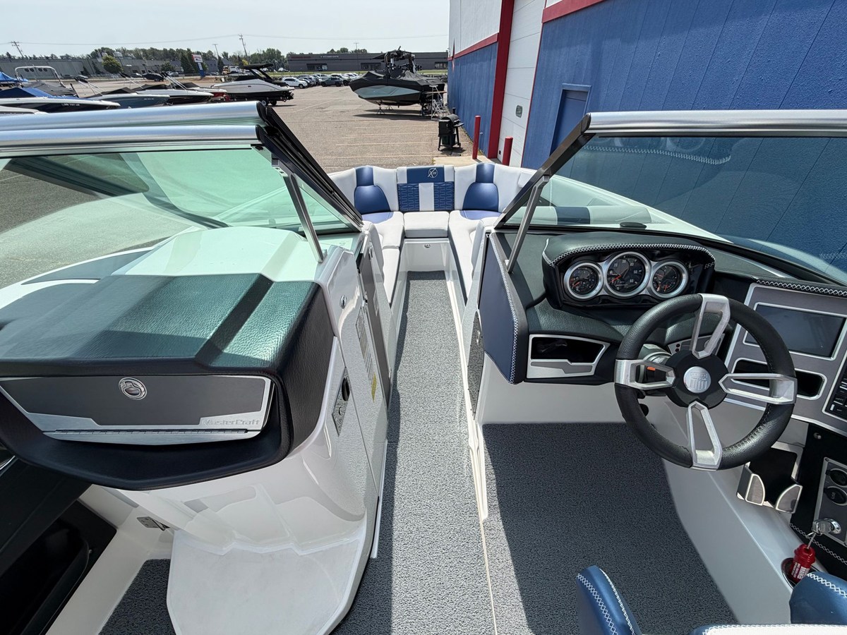 2019 Mastercraft X26 37