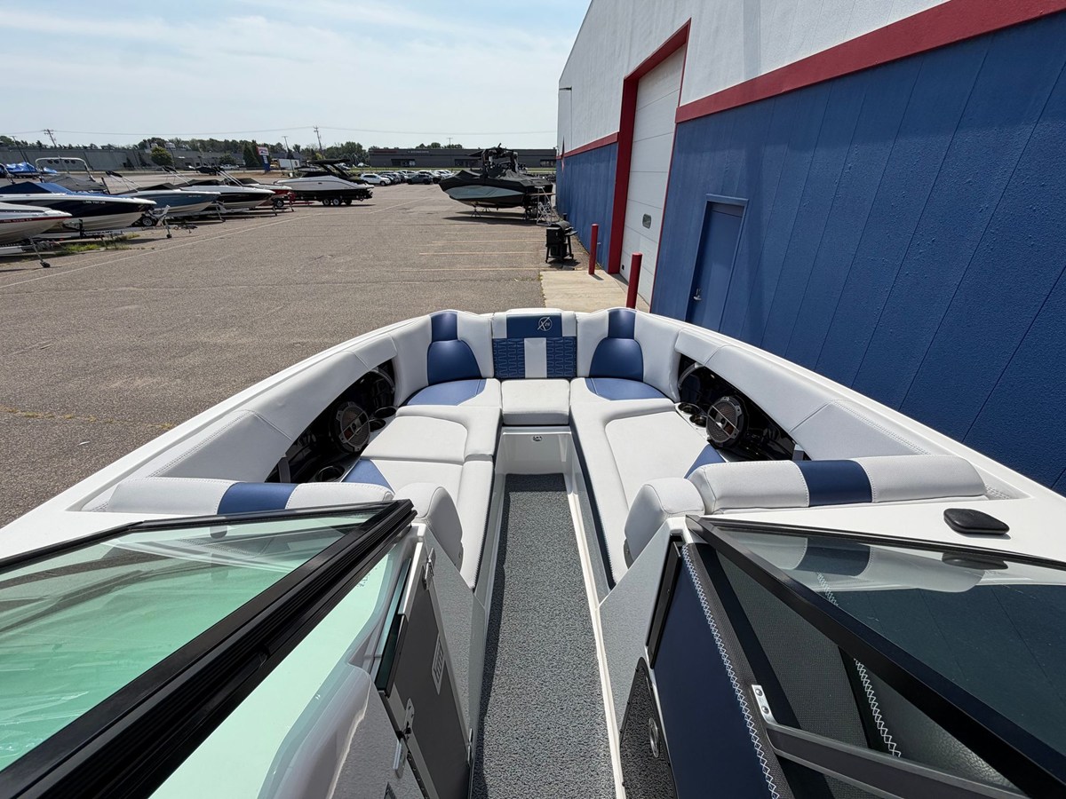 2019 Mastercraft X26 43