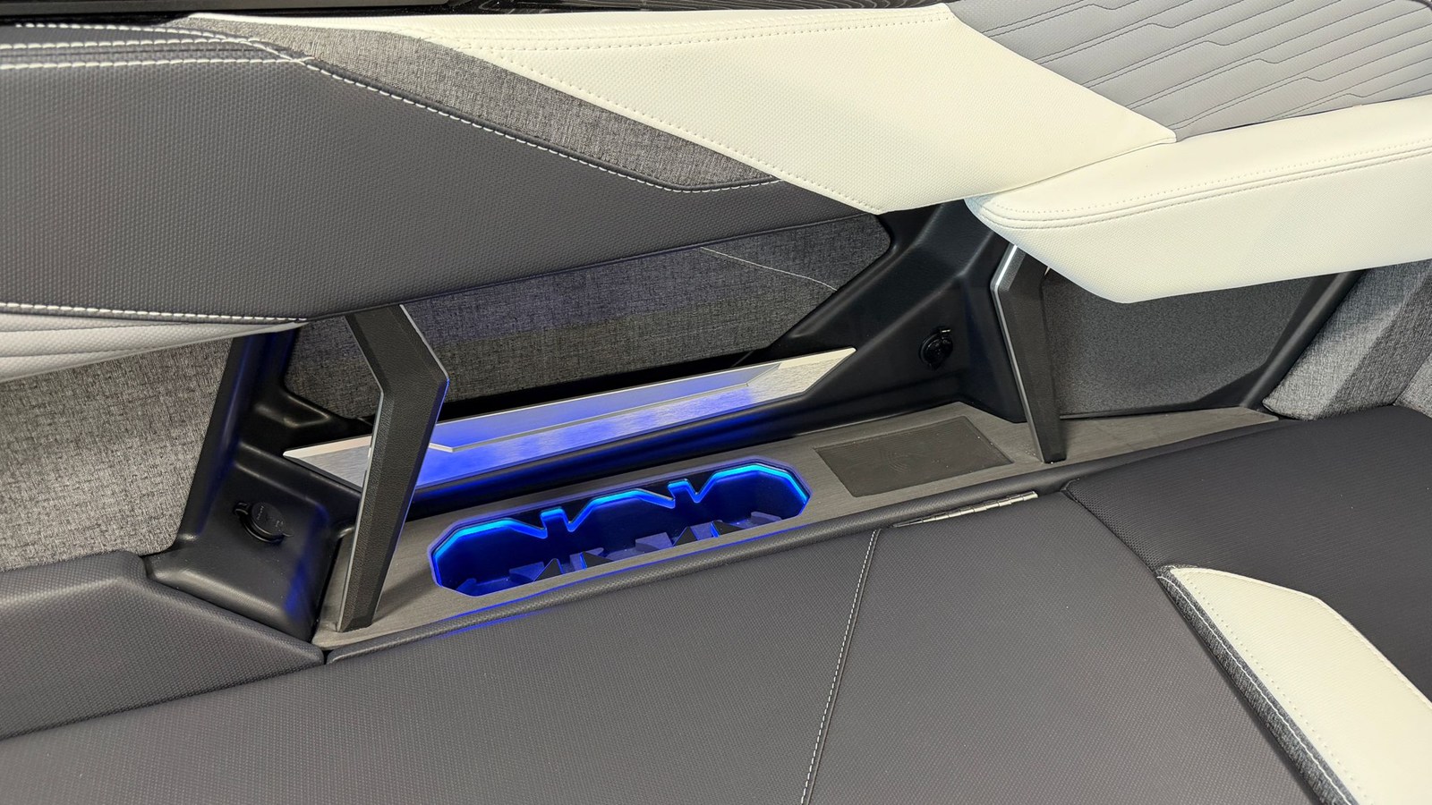 2026 Mastercraft X24 37