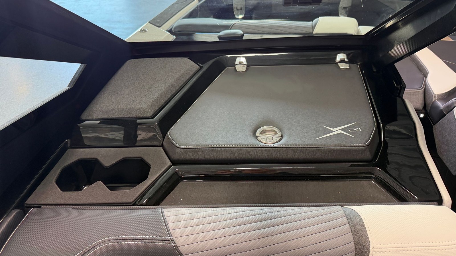2026 Mastercraft X24 57