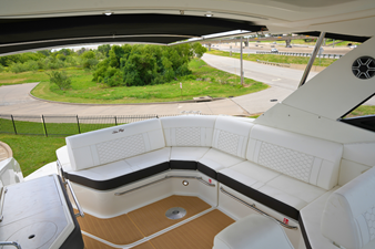 Sea Ray Sundancer 320 8 2026 Sea Ray Sundancer 320 9