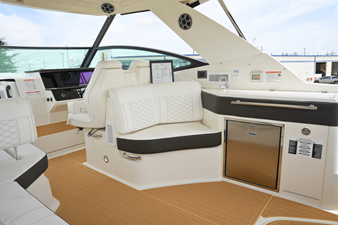 Sea Ray Sundancer 320 12 2026 Sea Ray Sundancer 320 13