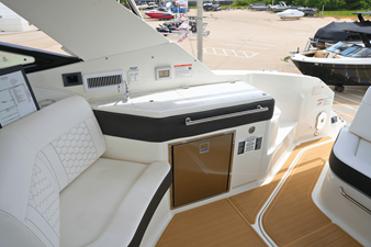 Sea Ray Sundancer 320 13 2026 Sea Ray Sundancer 320 14