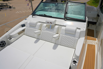 Sea Ray Sundancer 320 32 2026 Sea Ray Sundancer 320 33
