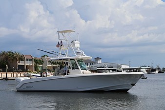 Boston Whaler 330 Outrage 2 2018 Boston Whaler 330 Outrage 3