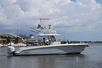 Boston Whaler 330 Outrage 4 2018 Boston Whaler 330 Outrage 5