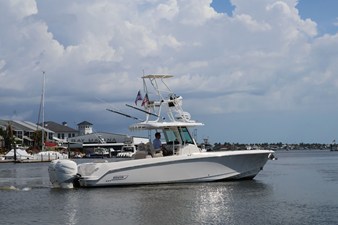Boston Whaler 330 Outrage 5 2018 Boston Whaler 330 Outrage 6