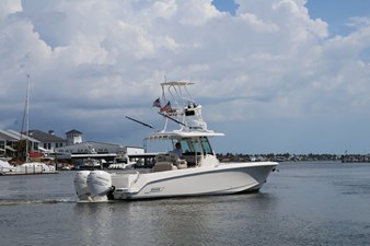 Boston Whaler 330 Outrage 6 2018 Boston Whaler 330 Outrage 7