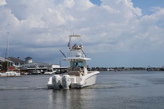 Boston Whaler 330 Outrage 8 2018 Boston Whaler 330 Outrage 9