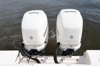 Boston Whaler 330 Outrage 13 2018 Boston Whaler 330 Outrage 14
