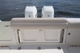 Boston Whaler 330 Outrage 14 2018 Boston Whaler 330 Outrage 15
