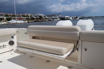 Boston Whaler 330 Outrage 21 2018 Boston Whaler 330 Outrage 22