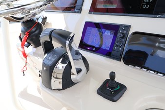 Boston Whaler 330 Outrage 25 2018 Boston Whaler 330 Outrage 26