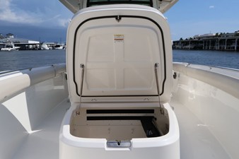 Boston Whaler 330 Outrage 39 2018 Boston Whaler 330 Outrage 40