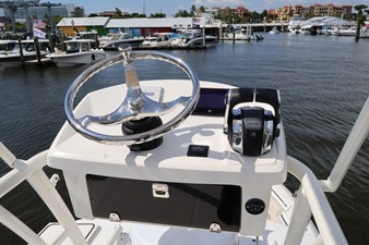 Boston Whaler 330 Outrage 43 2018 Boston Whaler 330 Outrage 44