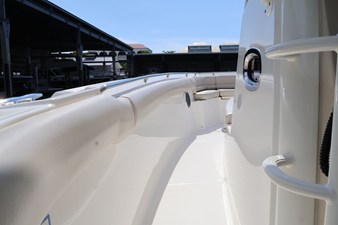 Boston Whaler 330 Outrage 51 2018 Boston Whaler 330 Outrage 52