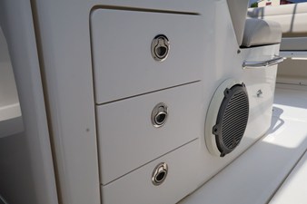 Boston Whaler 330 Outrage 52 2018 Boston Whaler 330 Outrage 53